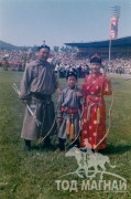 Монгол улсын мастер Ё.Батжаргал:Манай гэр бүл 15 жил төрийн их баяр наадамдаа сур харваж байна