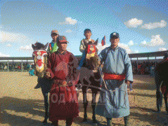 Говь-Алтай аймгийн Баян-Уул сумын 90 жилийн ойн баяр наадмын доод насны хурдан хүлгэд