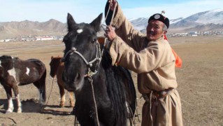 Монгол Улсын Алдарт уяач Ж.Баянжаргал: Баруун аймгуудад гуравхан байдаг 