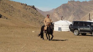 Монгол Улсын Алдарт уяач Ж.Баянжаргал: Баруун аймгуудад гуравхан байдаг 