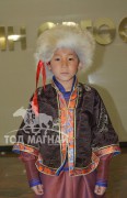 Төв аймгийн Зуунмод сумын “Хүмүүн” цогцолбор сургуулийн 5-р ангийн сурагч “Хүй мандал” гал уяаны уралдаанч есөн настай Далайгийн Мөнхтэмүүжин