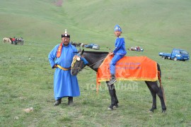 Уралдаанч Б.Энхмөнх: САЙН УНААЧ САЙН УЯАЧ БОЛДОГ ГЭЖ ААВ ХЭЛСЭН