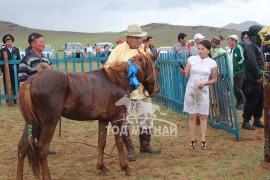 МУ-ЫН АЛДАРТ УЯАЧ И.ЗОЛБОО: МОНГОЛ ХҮН ХҮҮ ТӨРӨХӨД БАЯРЛАДАГ ШИГЭЭ ЭР УНАГА ТӨРӨХӨД БЭЛГЭШЭЭДЭГ САЙХАН АРД ТҮМЭН