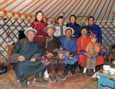 Монгол Улсын Гавьяат, хошой Аварга малчин, сумын Алдарт уяач Р.РЭНЦЭНДОРЖ: АМГАЛАН ХЭЭР МААНЬ УЯА НЬ ОРОХООРОО ЁСТОЙ НЭГ СЭМБЭЛЗЭНЭ ШҮҮ ДЭЭ
